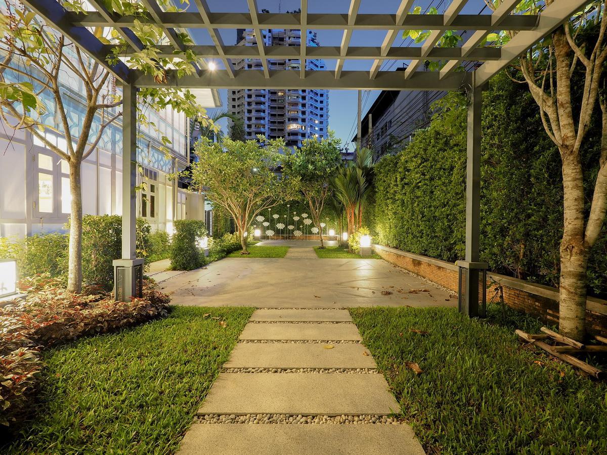 Kessara Hotel Bangkok Exteriör bild